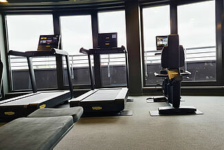 Salle de fitness de l'hôtel SANA à Berlin avec REGUPOL sonusfit et un revêtement de sol sportif REGUPOL everoll.